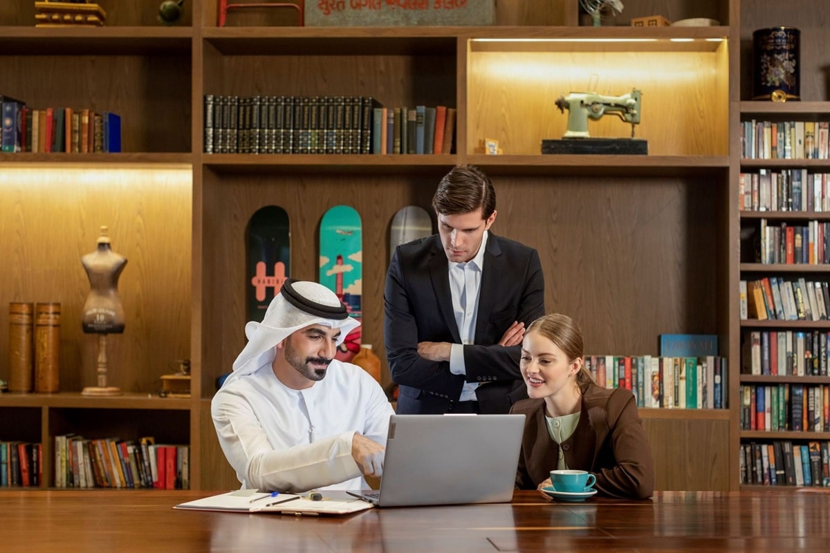 همکاری با عمارت دیبا