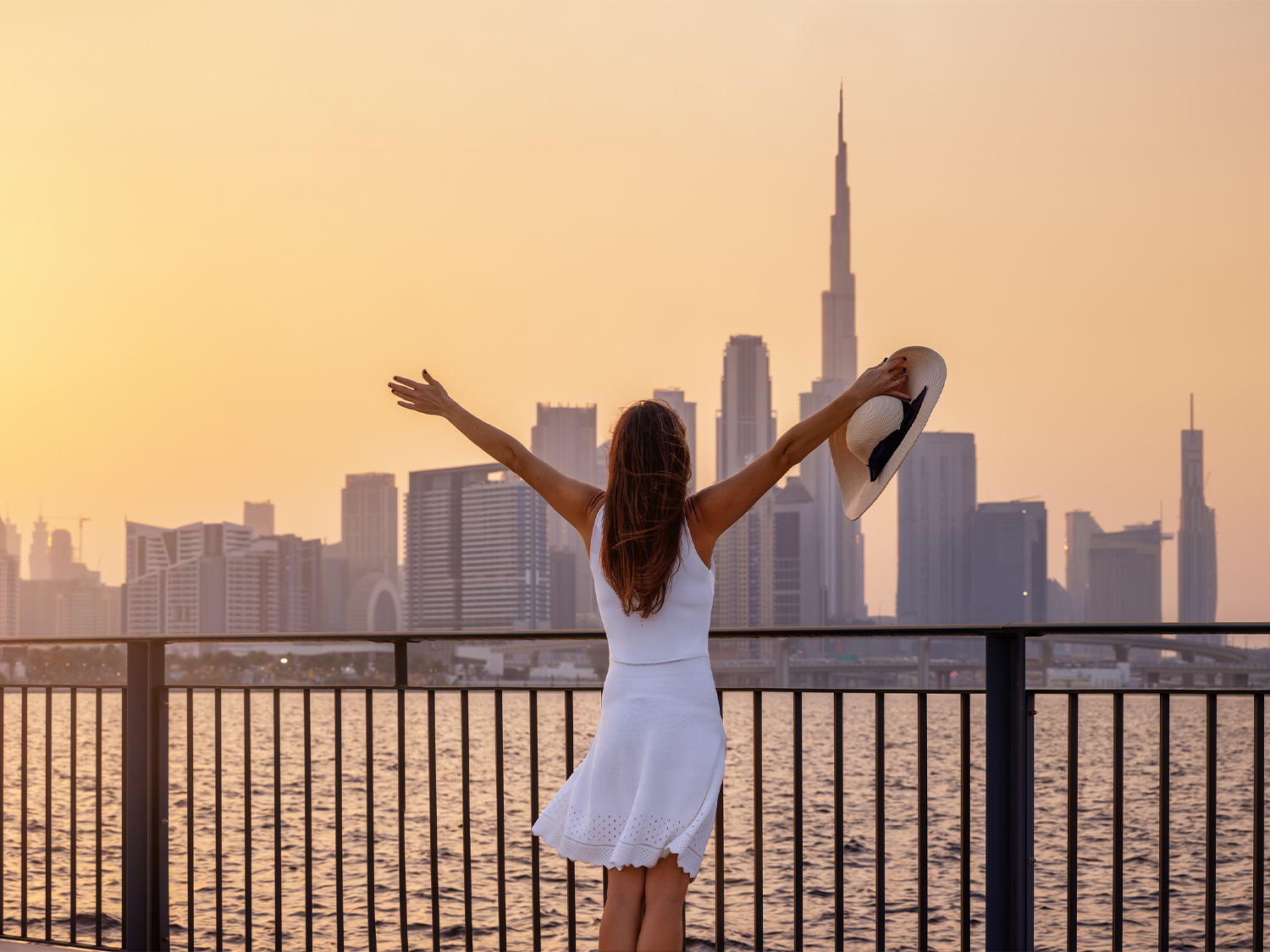 هزینه و مراحل تمدید اقامت دبی